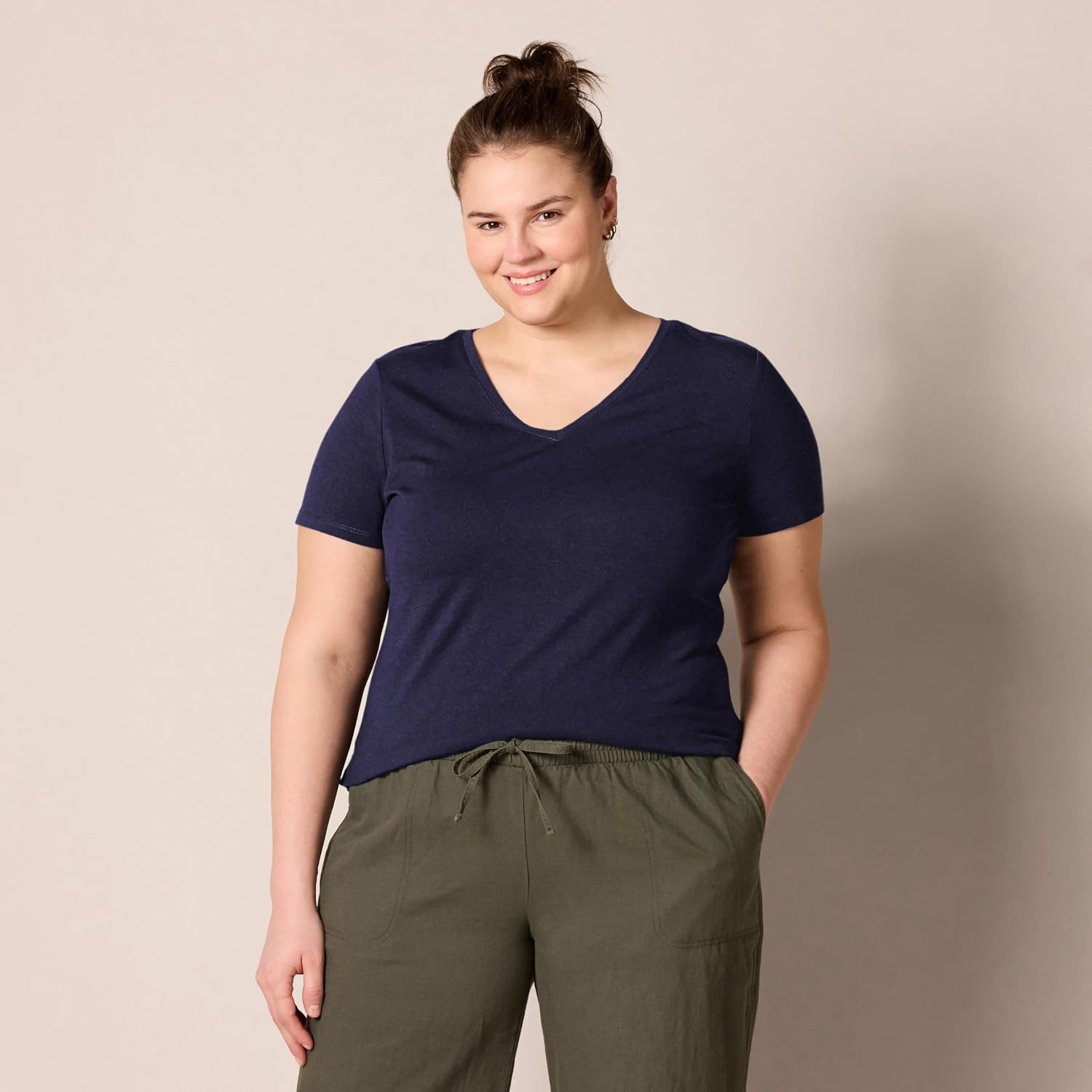 Amazon Essentials Women's Regular-Fit Short-Sleeve V-Neck T-Shirt, Multipacks