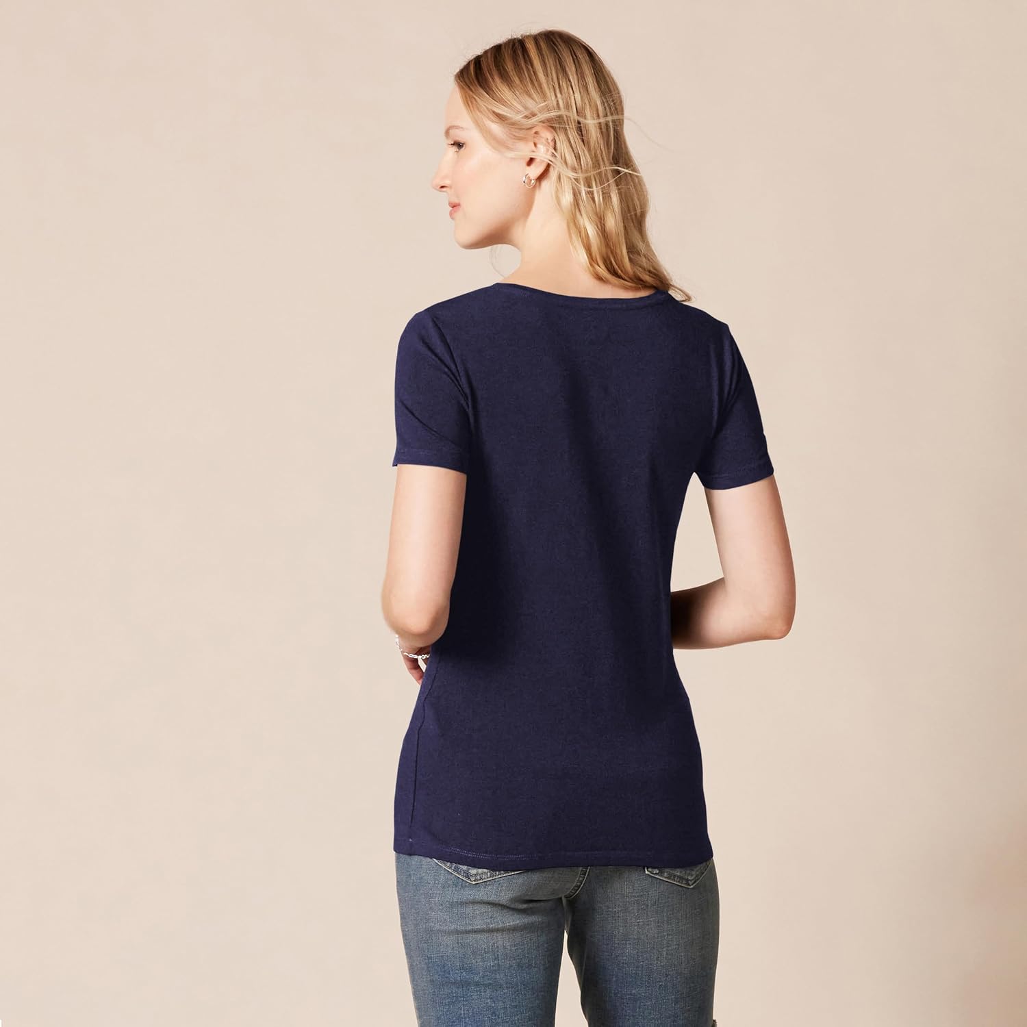 Amazon Essentials Women's Regular-Fit Short-Sleeve V-Neck T-Shirt, Multipacks