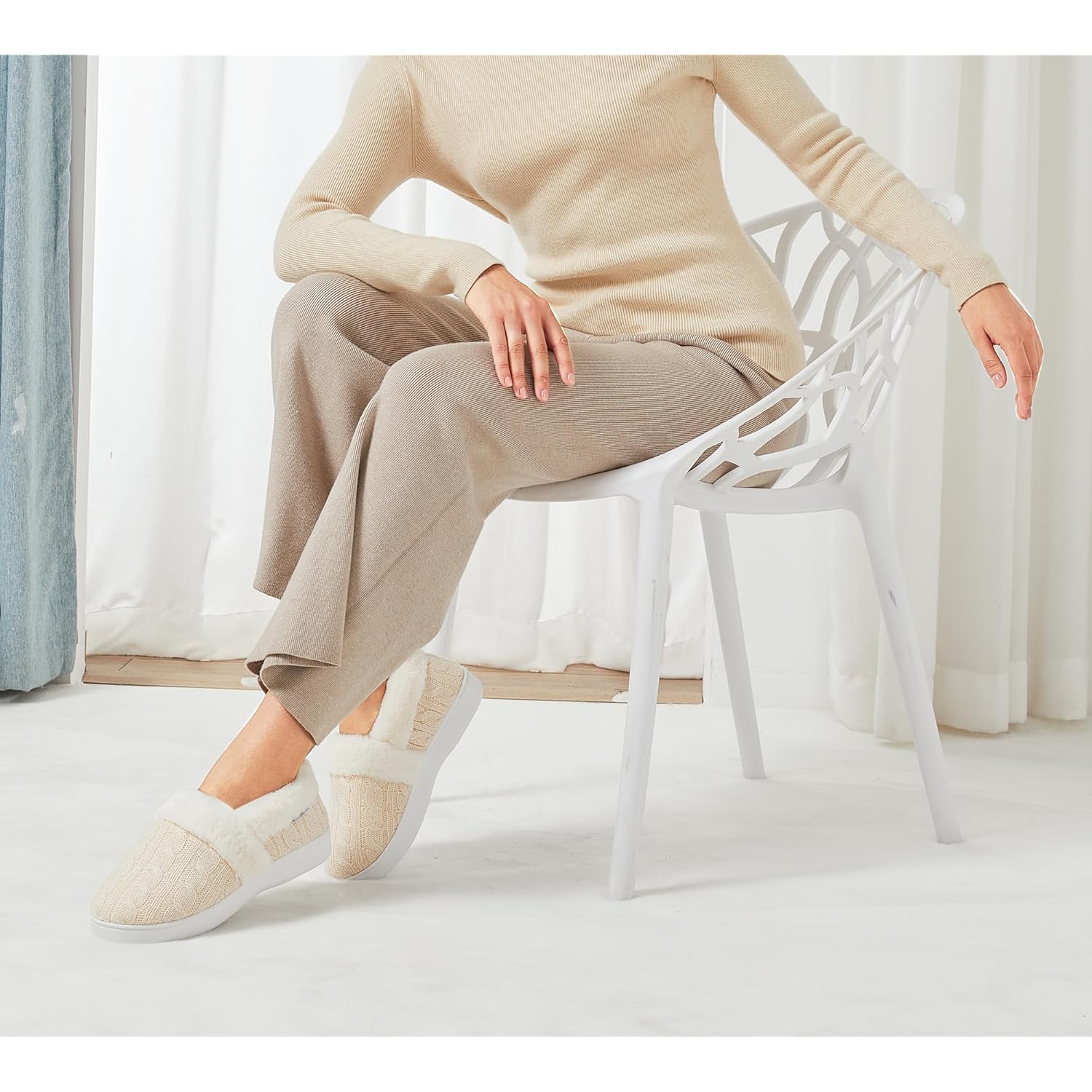 Women's Slippers Fuzzy Beige