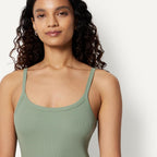 Amazon Essentials Women's Slim-Fit Scoop Neck Tank Top